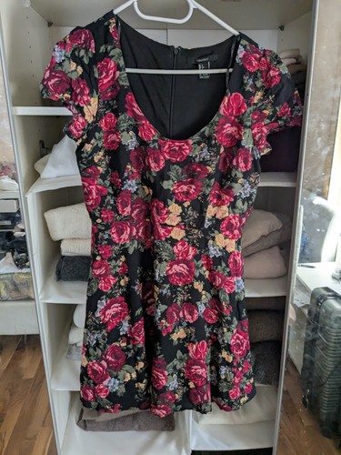 Sommerkleid mit blumenmuster - sommerkleid,