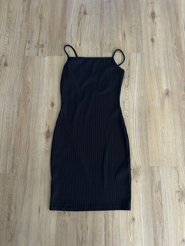 Elegantes schwarzes kleid - elegantes,